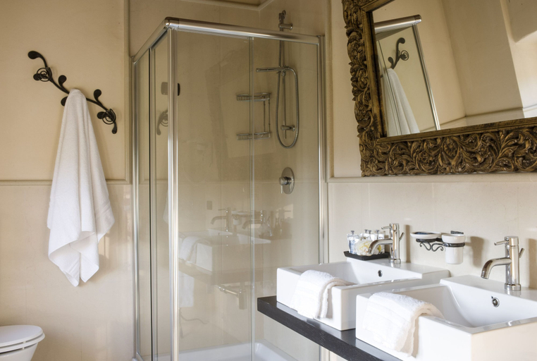 Bathroom 4, Hotel Villa Campomaggio, Siena