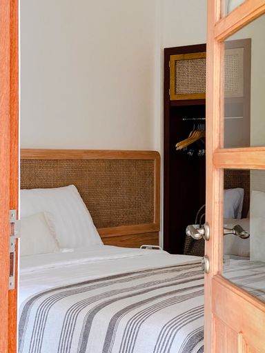 bedroom 12