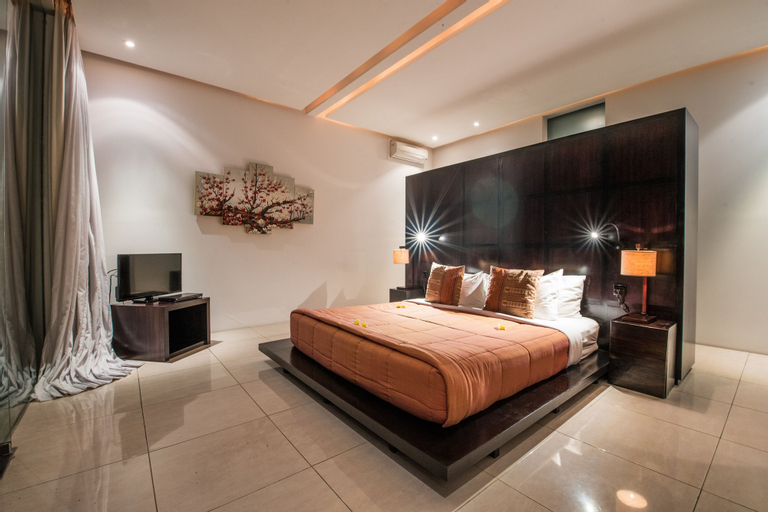 Bedroom 13