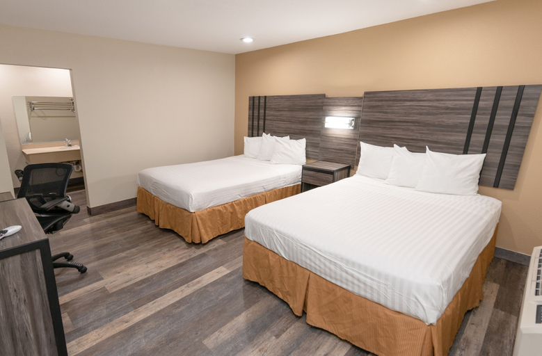 Bedroom 3, Crown Motel, Imperial