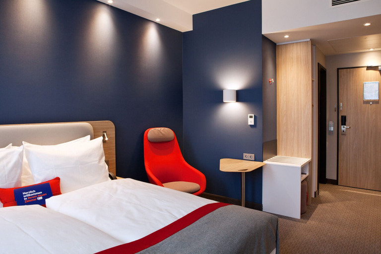 Bedroom 5, Holiday Inn Express KAISERSLAUTERN by IHG, Kaiserslautern