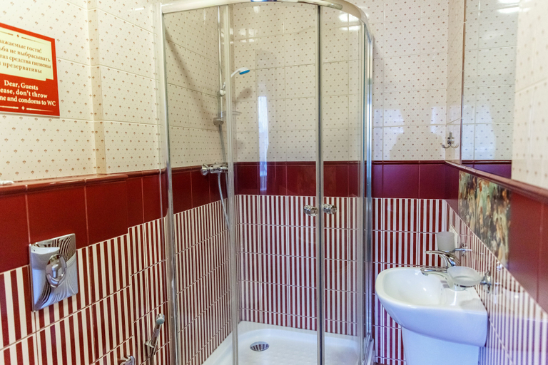 Bathroom 4, Tsaritsynskiy Hotel, Kharkivs'ka