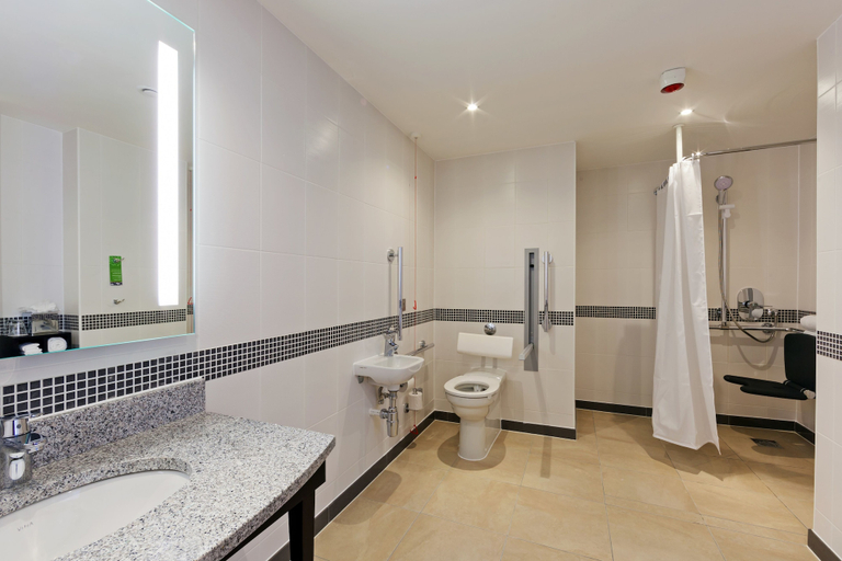 Bathroom 5, Hampton by Hilton London Waterloo, London