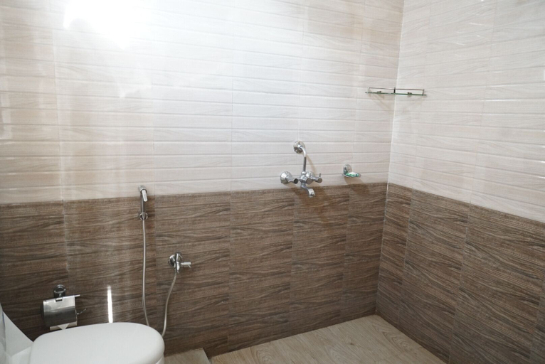 Bathroom 4, Pemaling Lords Eco Inn Guwahati, Kamrup
