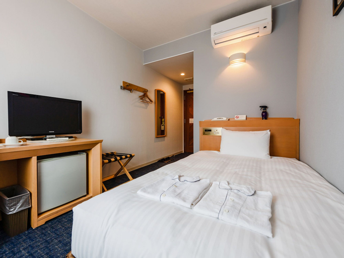 Bedroom 12