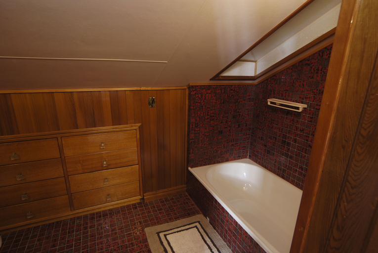Bathroom 4, Karelia Alpine Lodge, Falls Creek Alpine Resort