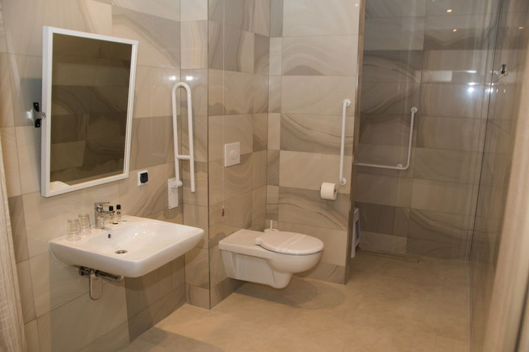 Bathroom 4, Akacja Medical Resort, Toruń