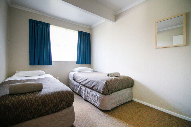 Bedroom 4, Bulls Motel & Holiday Park, Rangitikei