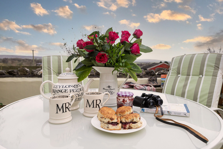 Food & Drinks 5, Ingleton 2-bed Cottage, Sleeps 4, Pet Ok & Parking, North Yorkshire
