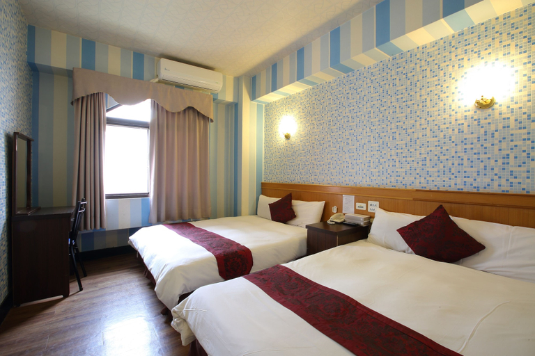Bedroom 3, Chiayi Crown Hotel, Chiayi City