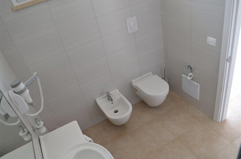 Bathroom 5, Fruit Village Torre dell'Orso La Brunese, Lecce