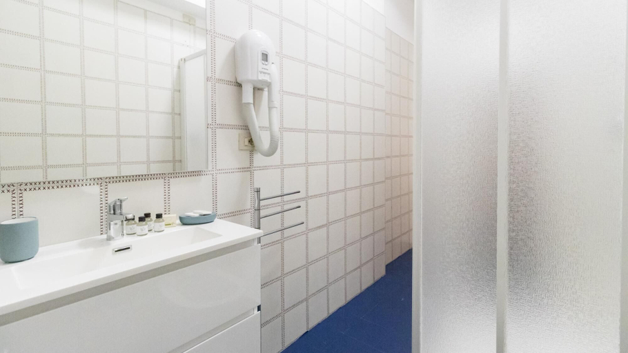 Bathroom 4, Il Borgo Apartments A1 - SV-D600-BOVE3ATA, Savona