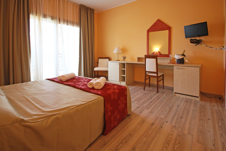 Bedroom 2, Ta 2 Pefka, Central Macedonia
