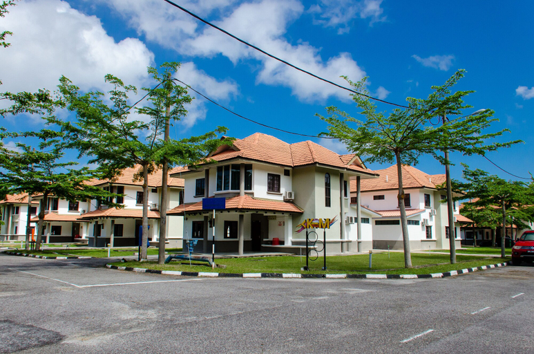 Exterior & Views 2, Kertih Damansara Inn, Kemaman