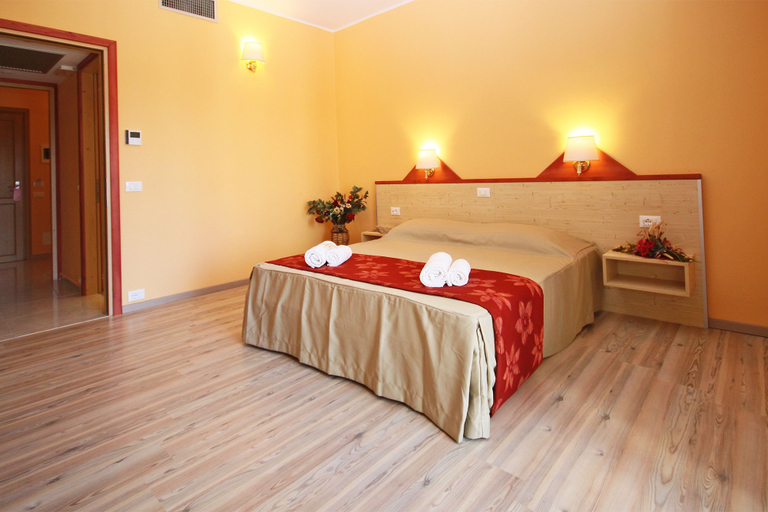 Bedroom 4, Ta 2 Pefka, Central Macedonia