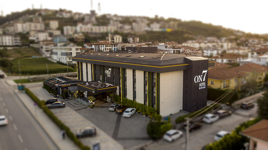 Exterior & Views