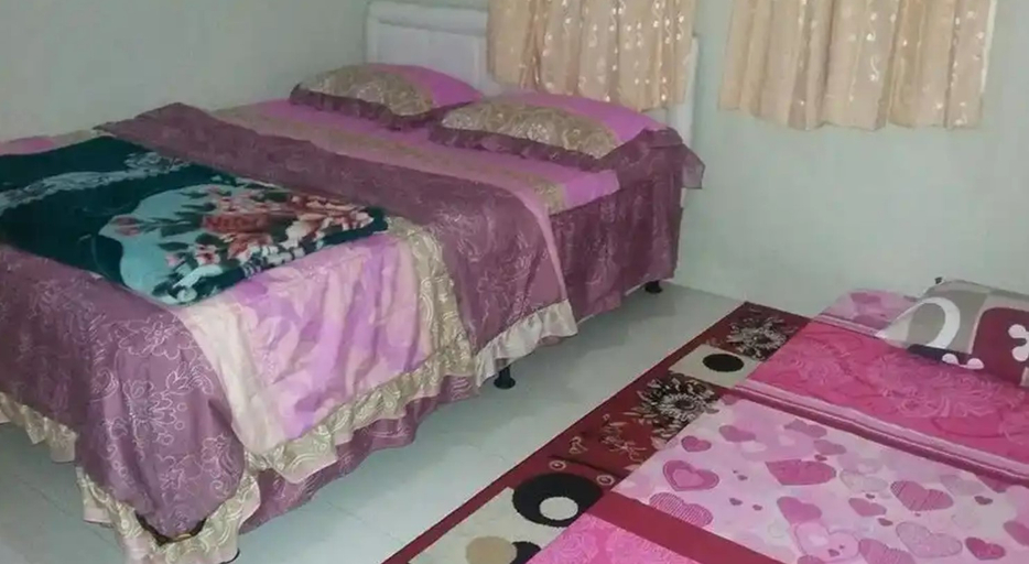 Bedroom 2, Anggun Homestay 2, Probolinggo