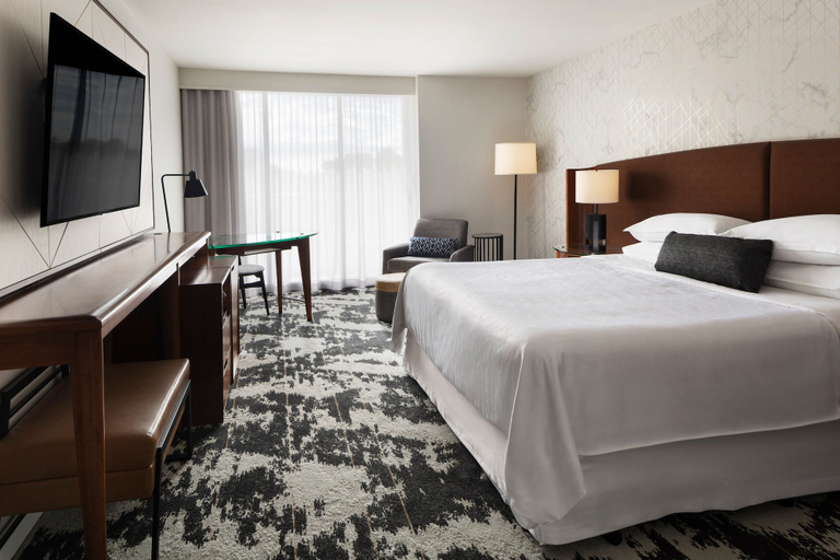 Bedroom 4, Sheraton Vancouver Airport Hotel, Greater Vancouver