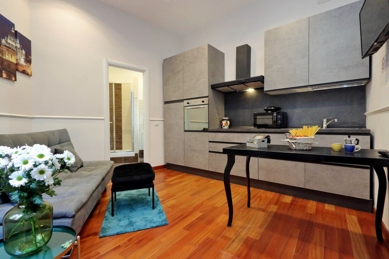 Others 2, 4BNB - Otranto Vatican Apartment, Rome