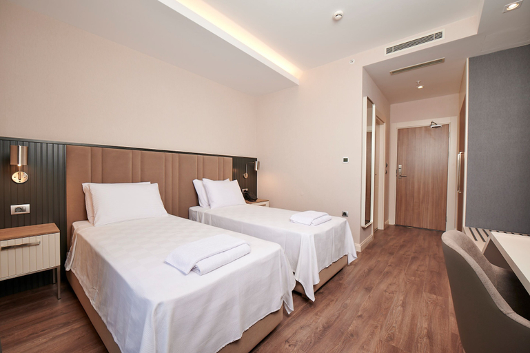 Bedroom 2, Livinton Hotel, Maltepe