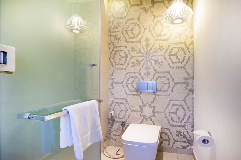 Bathroom 12