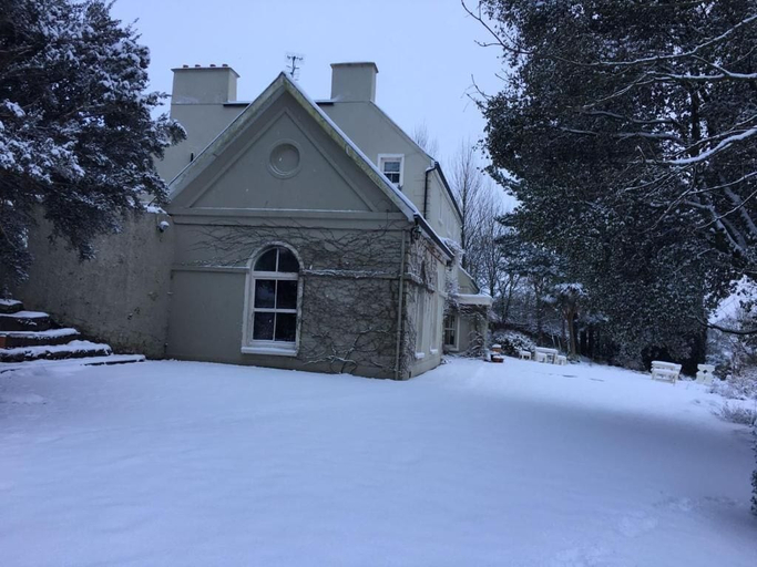 Exterior & Views 2, Barnabrow House