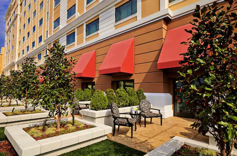 Exterior & Views 8