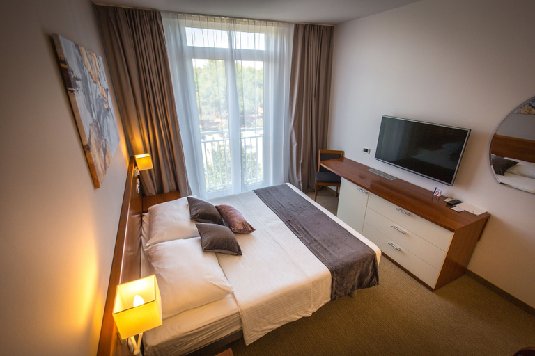 Bedroom 4, Arena Hotel Holiday, Medulin