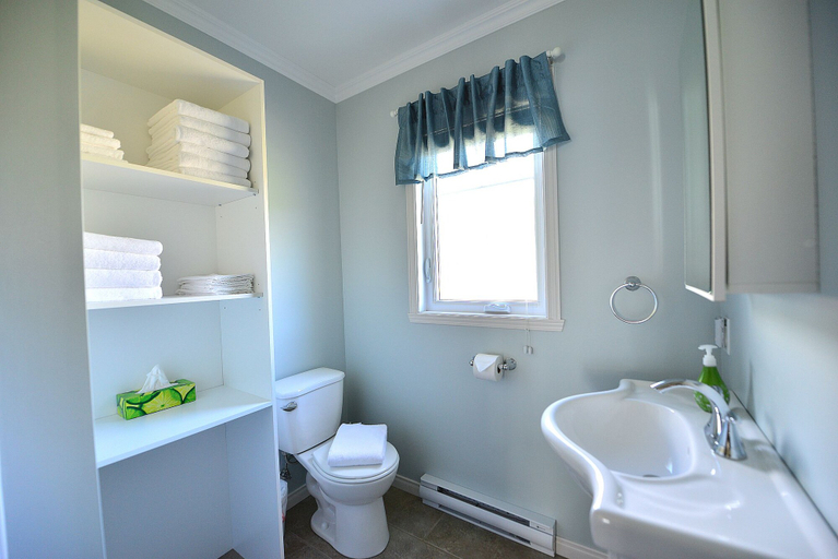 Bathroom, Les Chalets de la Mer, Avignon