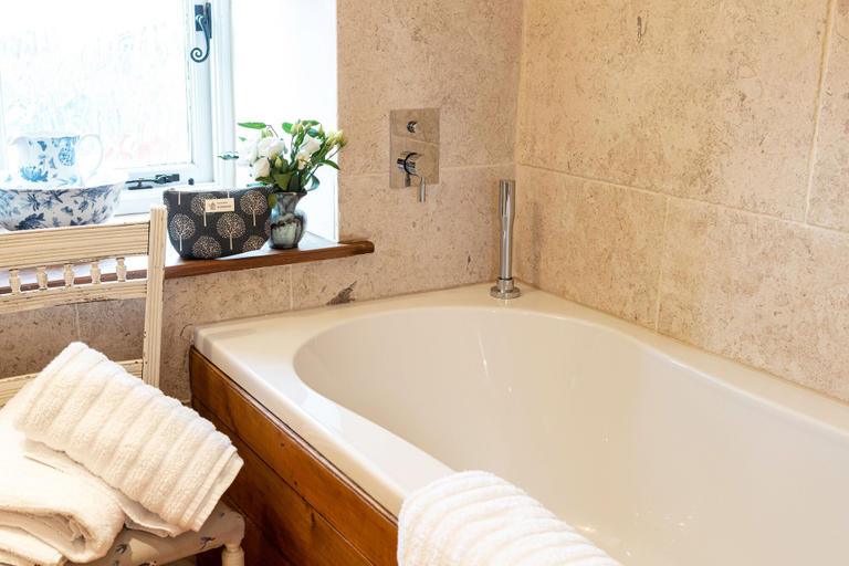 Bathroom 3, Ingleton 2-bed Cottage, Sleeps 4, Pet Ok & Parking, North Yorkshire