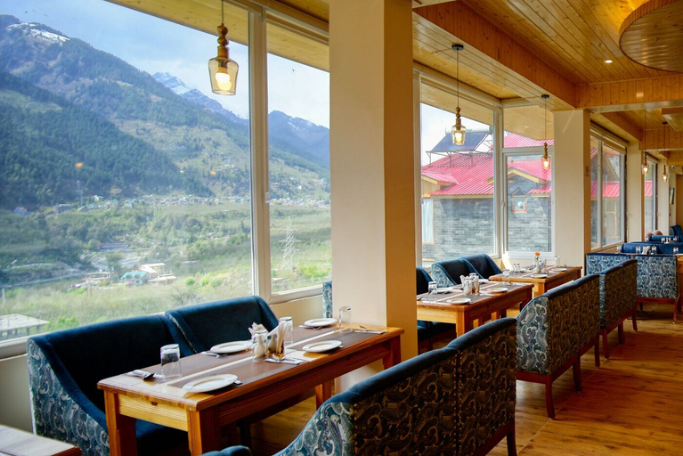 Food & Drinks 5, Clarks Inn Suites Manali, Kullu