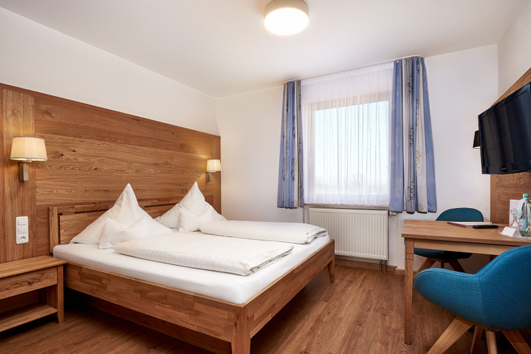 Bedroom 3, Hotel - Gasthof Zur Rose, Ravensburg