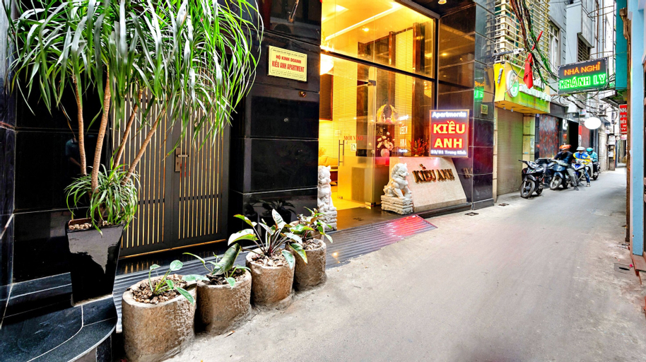 Exterior & Views 12