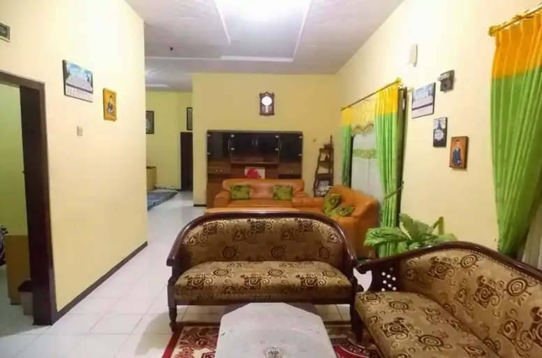 Bedroom 2, Anggun Homestay 1, Probolinggo