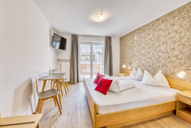 Bedroom 3, Garni Schmiedhof, Bolzano