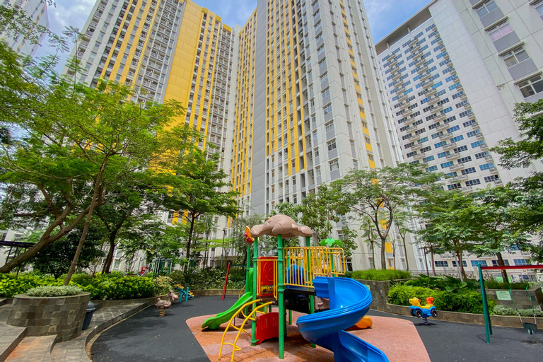Exterior & Views 2, Homey and Comfort 2BR at Springlake Summarecon Bekasi Apartment By Travelio, Bekasi