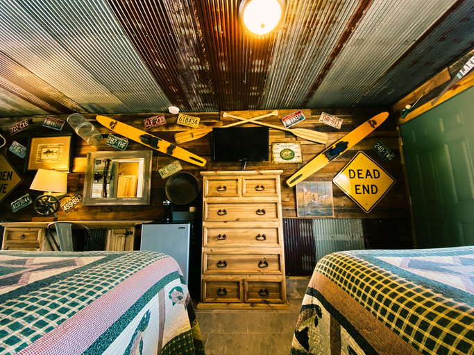 Bedroom 5, Flat Creek Lodge, Stone