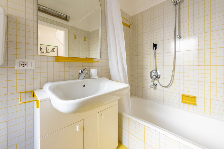 Bedroom 5, JOIVY La Finestra Sulla Piazzetta a Portofino, Genova
