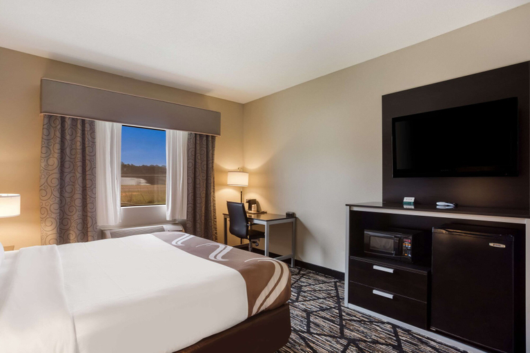 Bedroom 3, Quality Inn & Suites Pearl-Jackson, Rankin