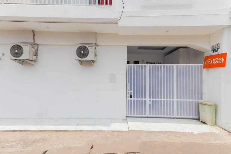 Exterior & Views 2, KoolKost Syariah near Bintaro Jaya Xchange, South Tangerang