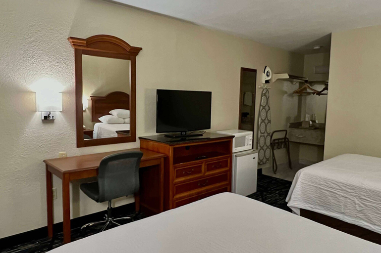 Bedroom 3, Baymont by Wyndham Troy, Pike