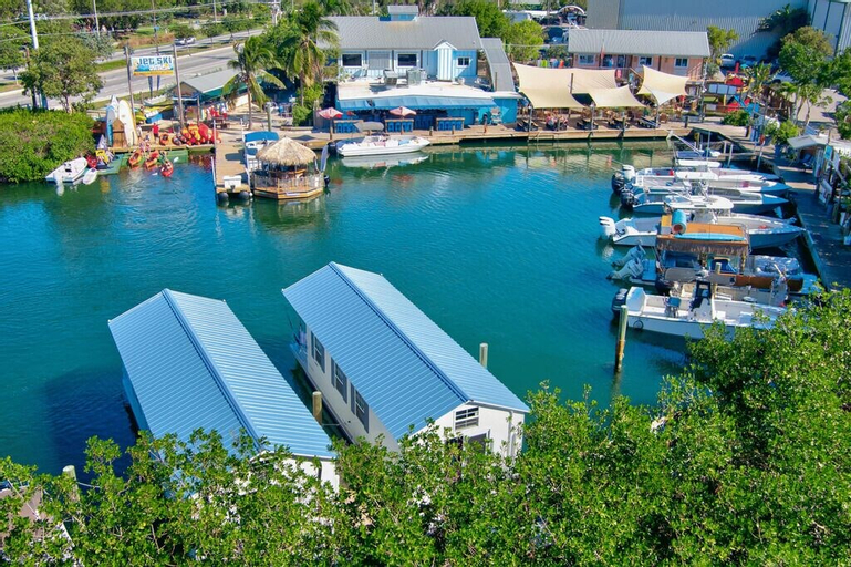 Aqua Lodges at Hurricane Hole Marina, Monroe