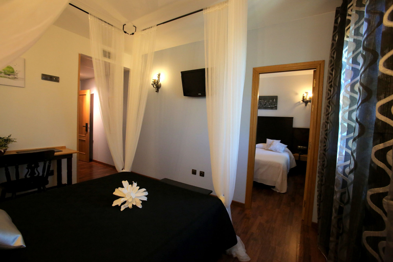 Bedroom 4, Hotel Castillo Bonavia, Zaragoza