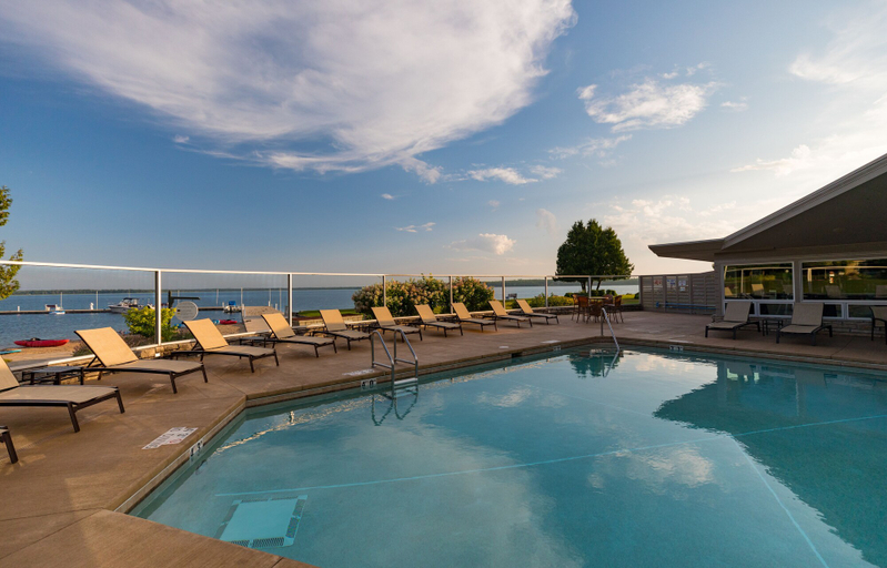 Sport & Beauty 3, Gordon Lodge, Lake Michigan