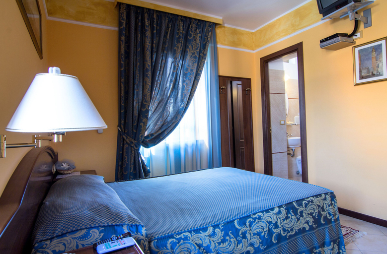Bedroom 4, B&B Degli Amici, Rome