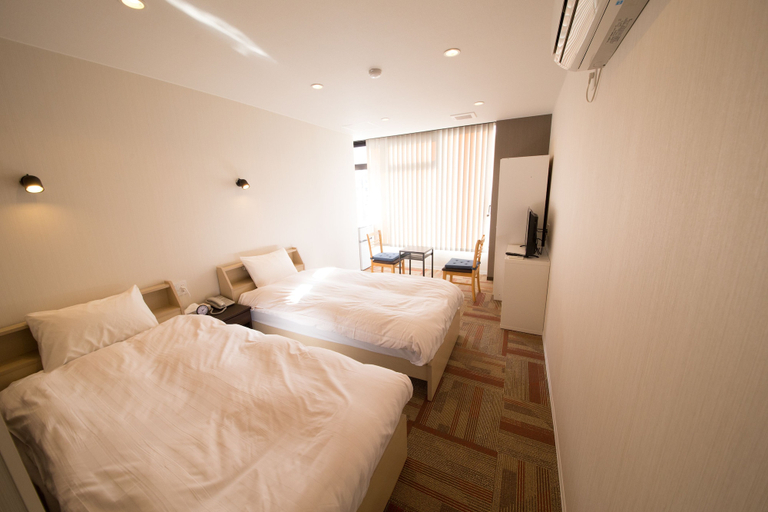 Bedroom 1, City Kaigetsu, Sumoto