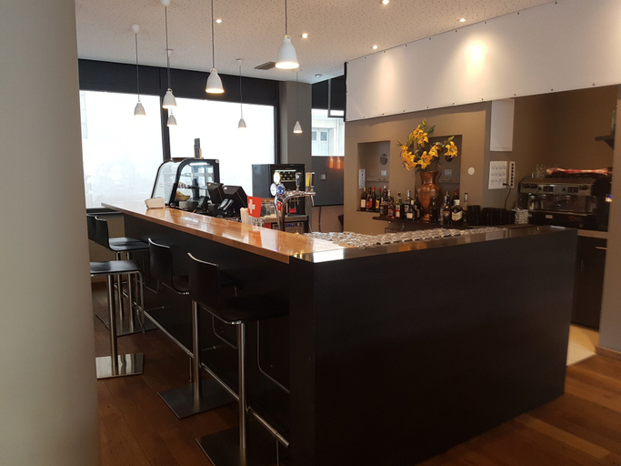 Others 5, Hotel de la Poste, Martigny