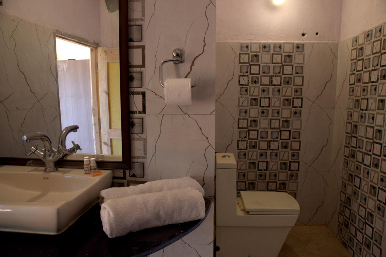 Bathroom, Parwati Resort - A Luxury Himalaya View Resort In Patal Bhuvaneshwar, Pithoragarh