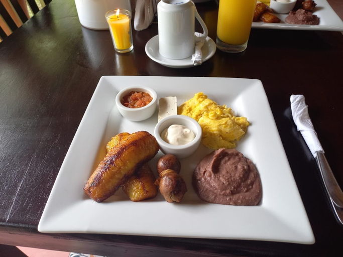 Food & Drinks 5, Hotel EL Viajero, Tamanique