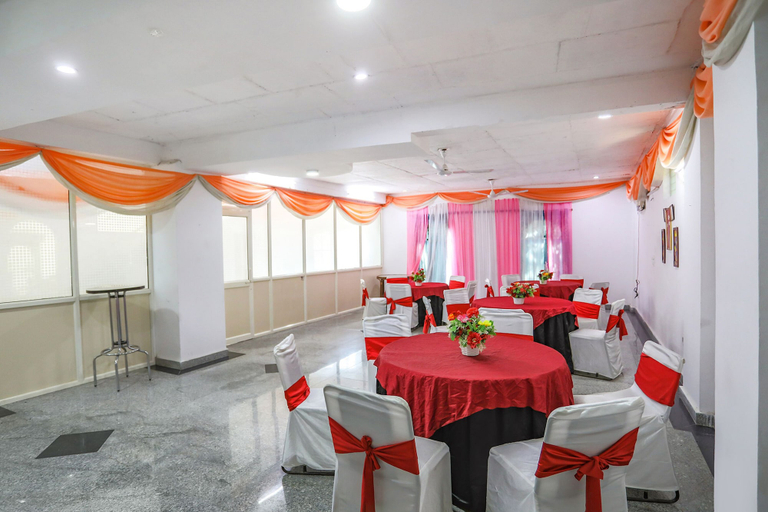 Food & Drinks 5, FabHotel Aravali Suites - DLF Phase 3, Gurgaon
